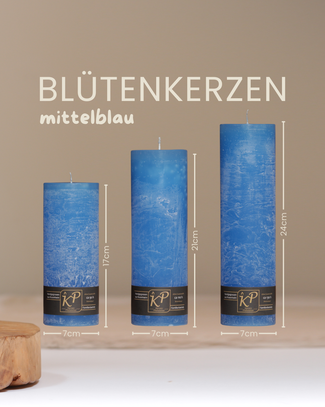 Blütenkerzen in mittelblau in drei Größen mit Angaben zu Höhe und Durchmesser.