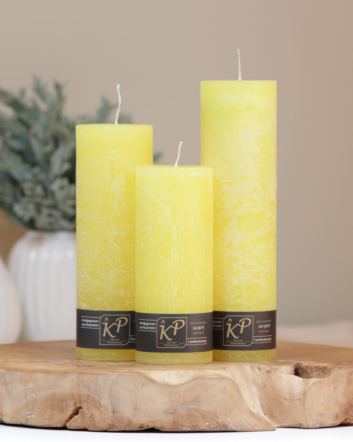 Dalina flower candle | lemon yellow