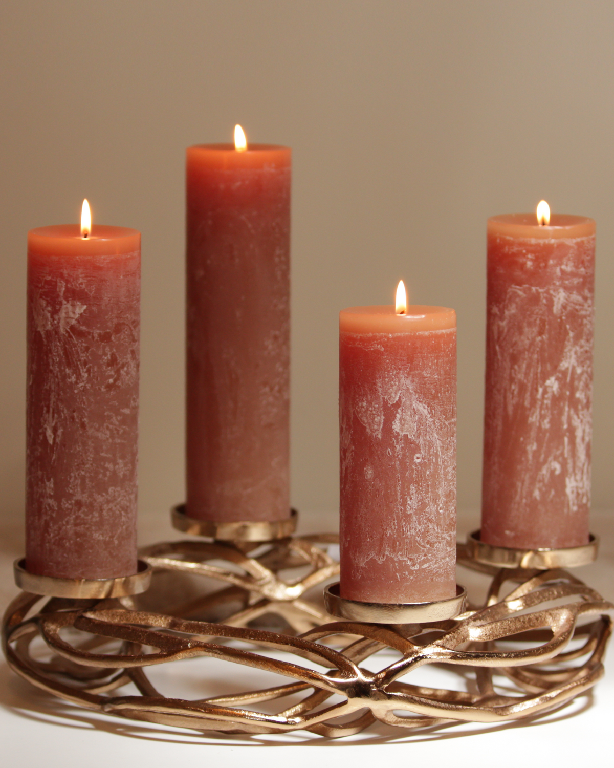 Adventskranz – Treibholz – gold – Kerzen Pfeilstetter