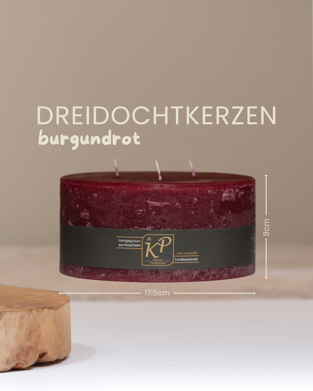 Dreidochtkerze in burgundrot mit Angaben zu Höhe und Durchmesser.