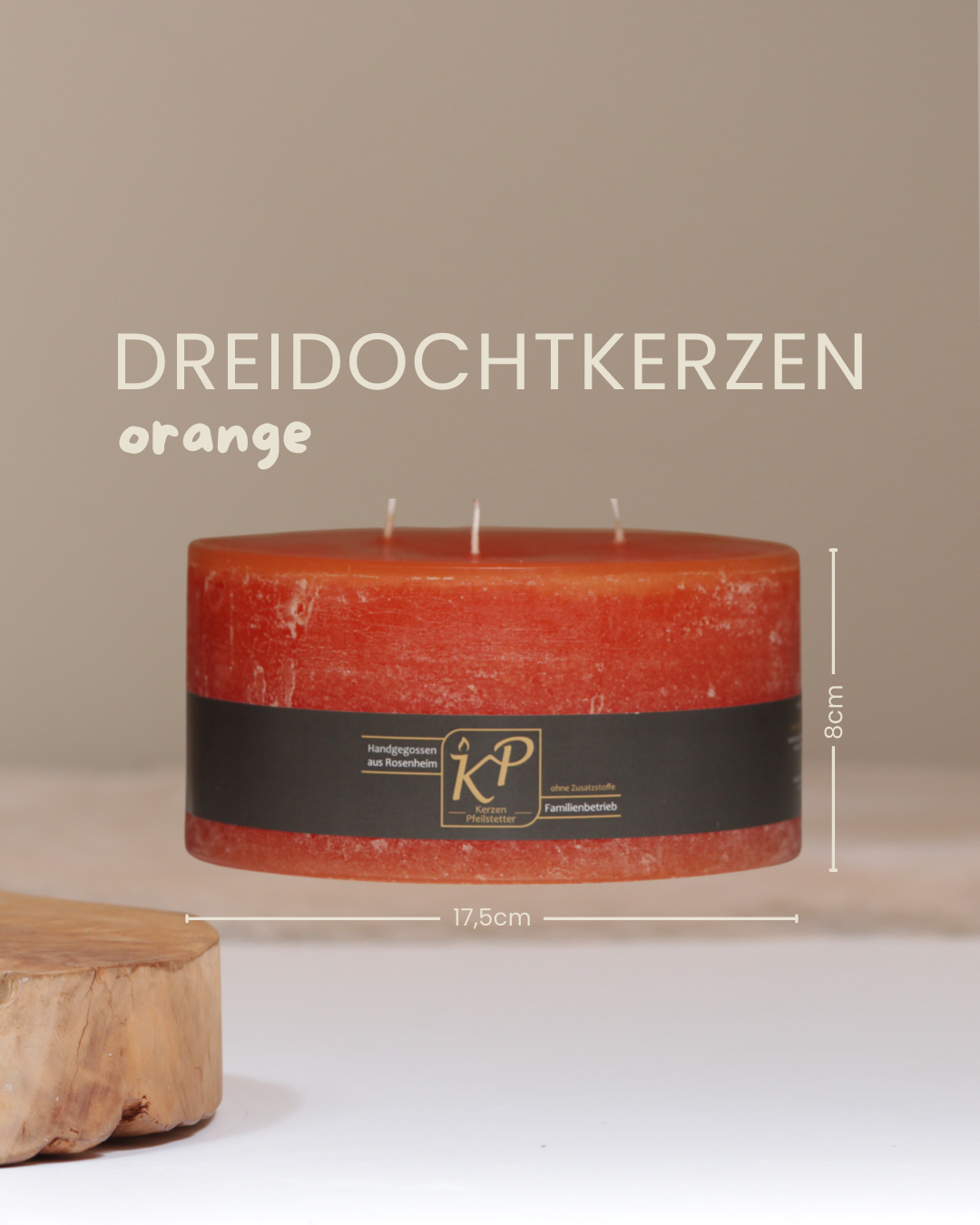 Dreidochtkerze in orange mit Angaben zu Höhe und Durchmesser.