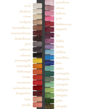 Farbpalette mit 39 verschiedenen Farben handgegossener Kerzen.