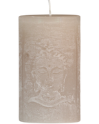 Buddha Motivkerze in sandgrau.