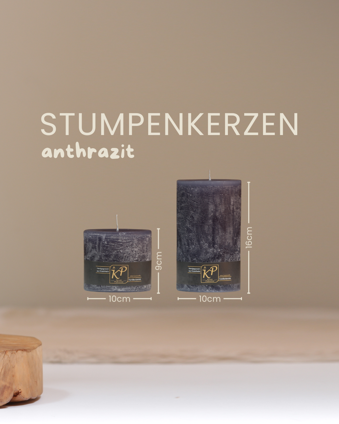 Stumpenkerzen in anthrazit in zwei Größen mit Angaben zu Höhe und Durchmesser.