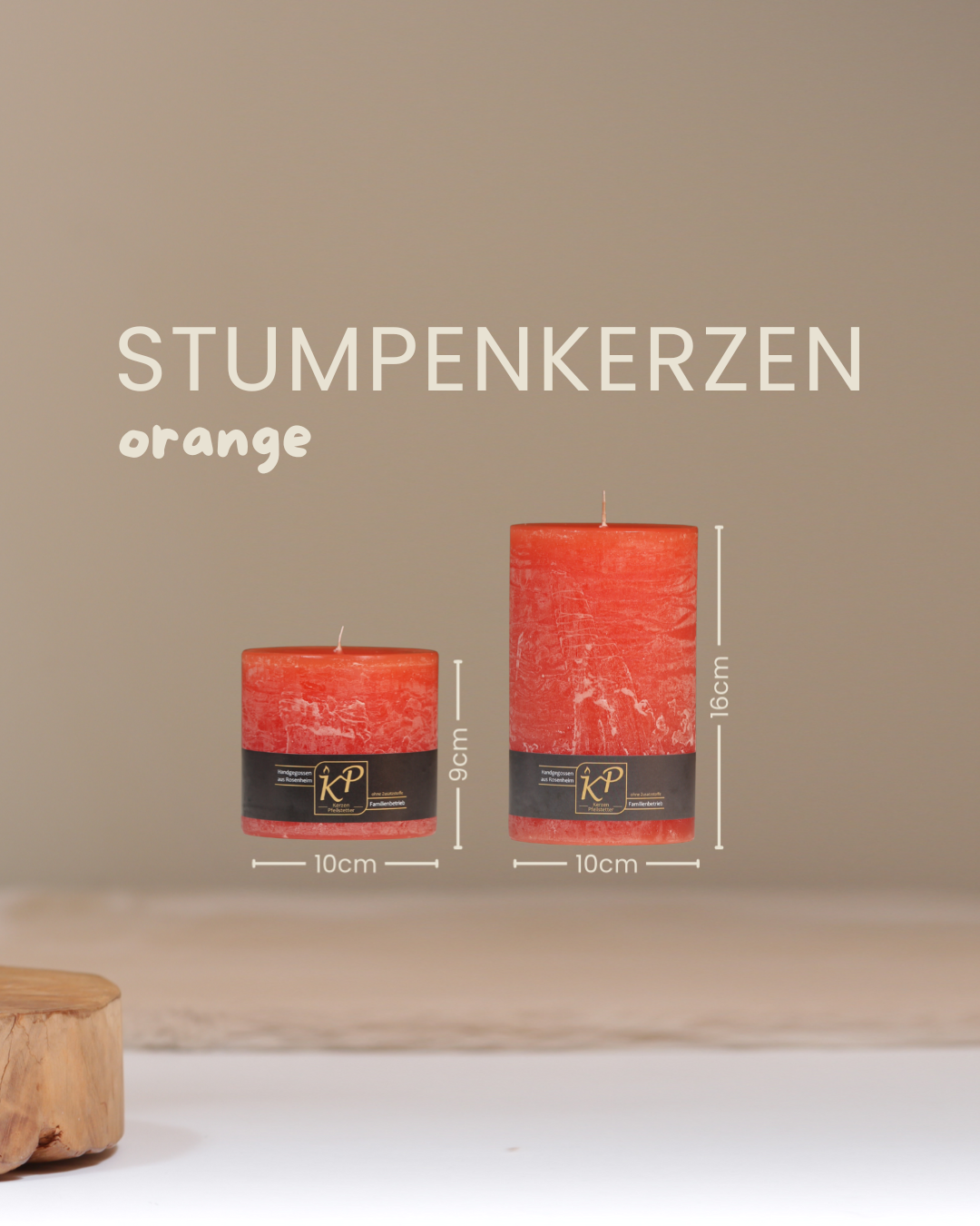 Stumpenkerzen in orange in zwei Größen mit Angaben zu Höhe und Durchmesser.