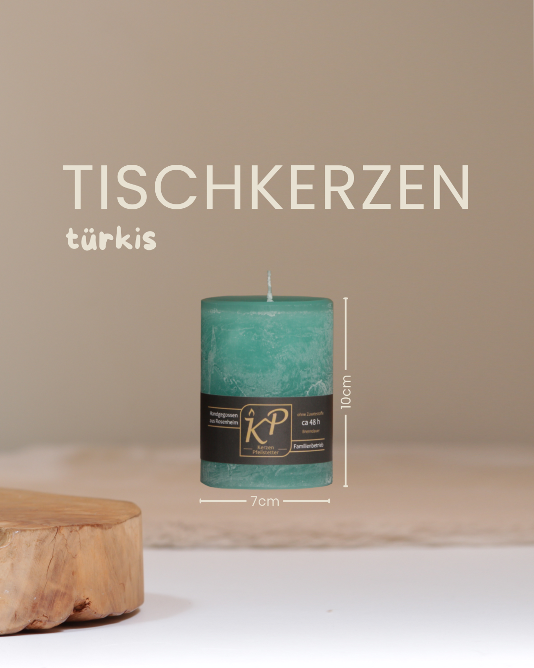 Tischkerze in türkis mit Angaben zu Höhe und Durchmesser.